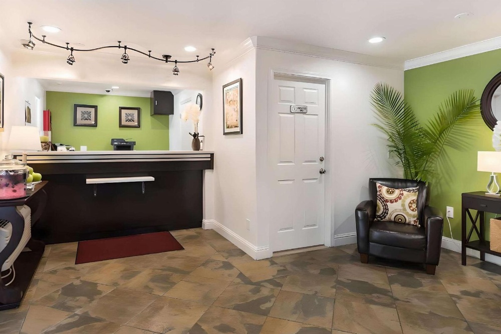 Rodeway Inn San Jose HWY-101 Tully Rd Exit